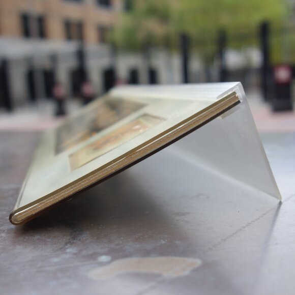 Canada Post Los Angeles Kings Postage Stamp in Decorative Plastic Case with Base - Picture 11 of 11